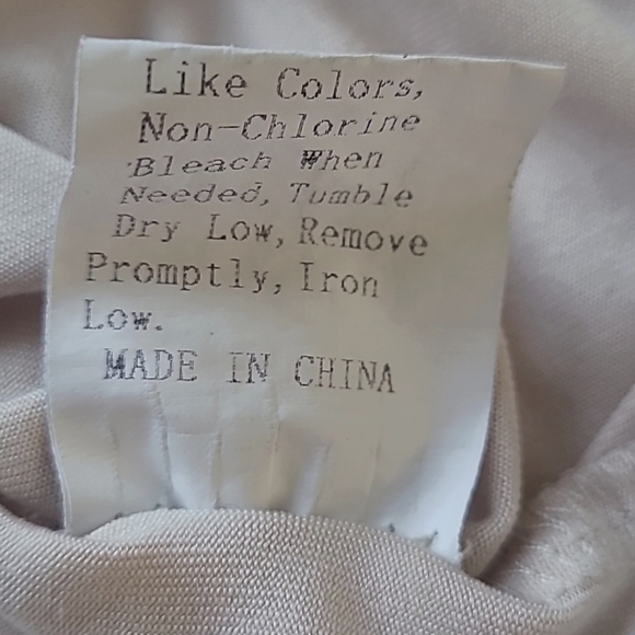 MEYSI KIM Hand & Letter Graphic Long Sleeve and Stretch Colorblock Crop Tee - Picture 11 of 14